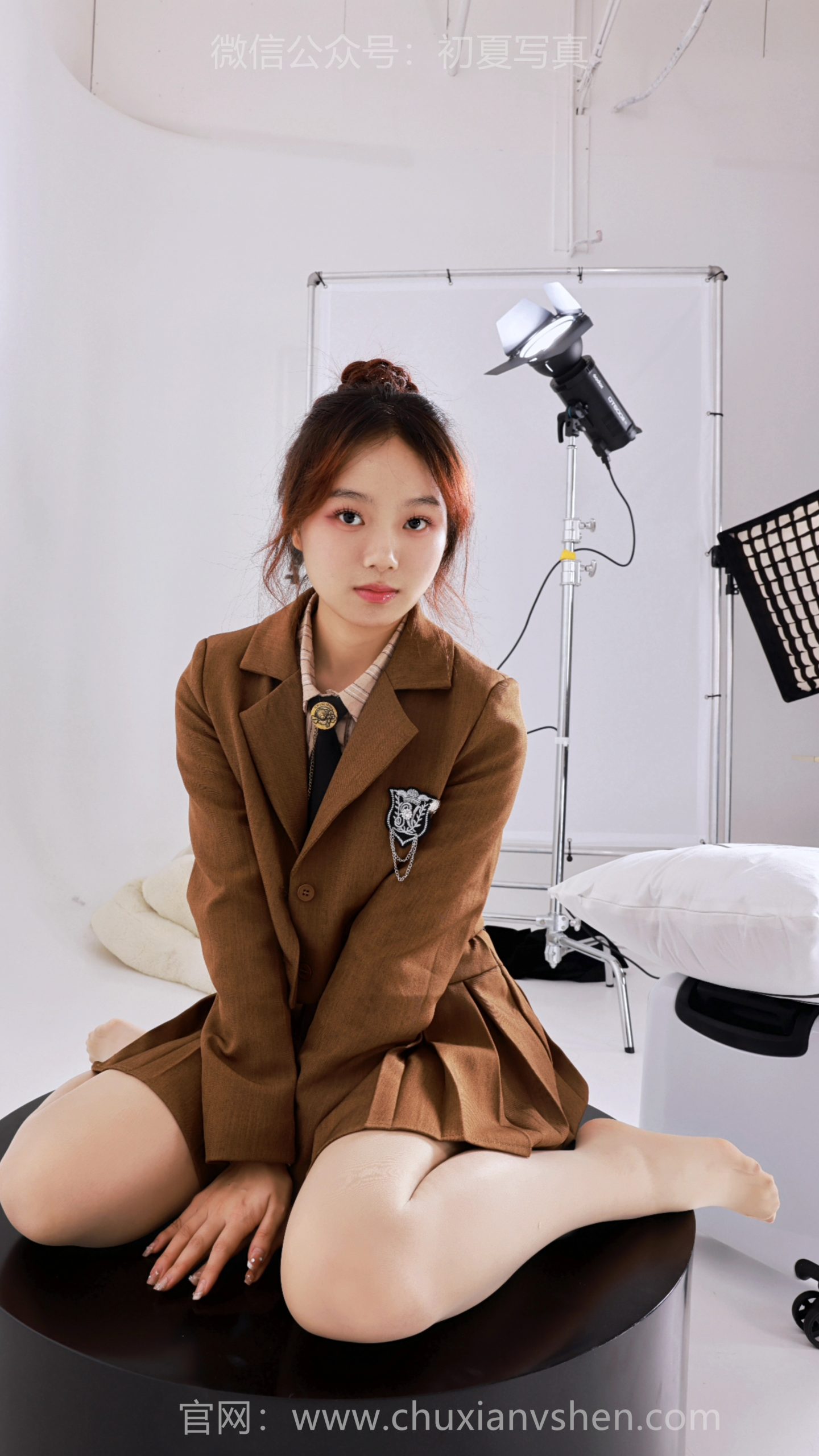 055/米米~【青春自在】制服是壳，自在与鲜活是光，把穿制服的日子，烫成独有的青春碎片 。