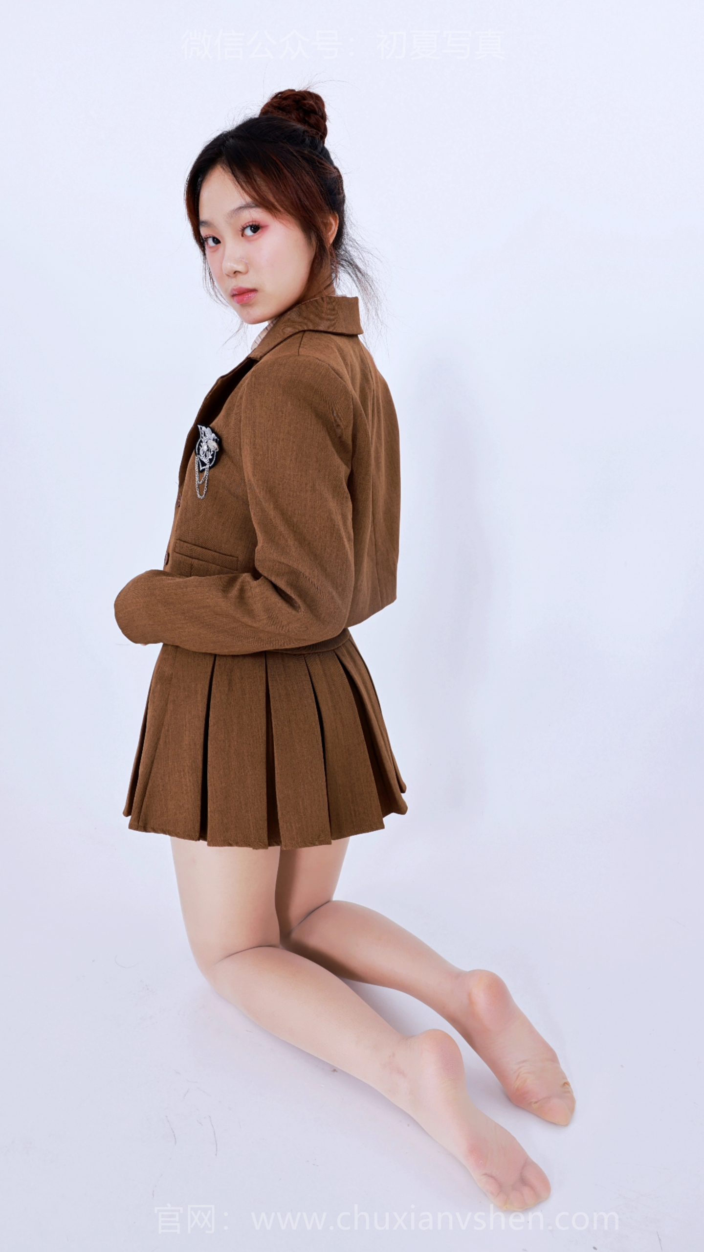 055/米米~【青春自在】制服是壳，自在与鲜活是光，把穿制服的日子，烫成独有的青春碎片 。